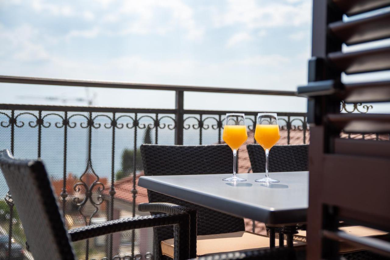 Apartments Amigos Подстрана Екстер'єр фото