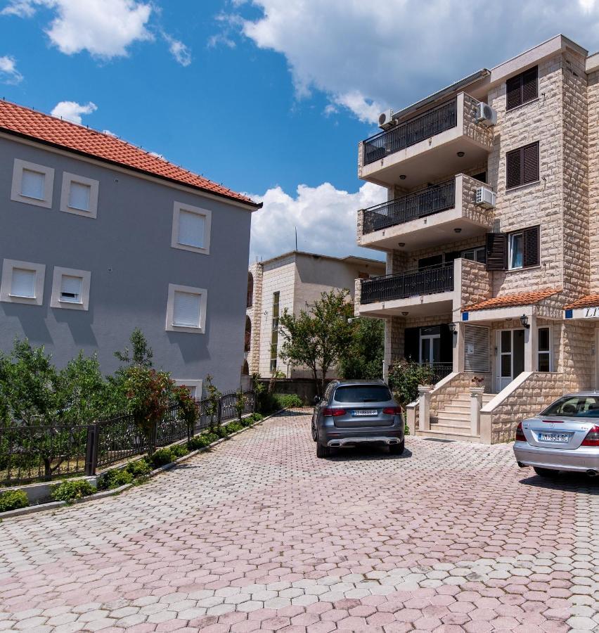 Apartments Amigos Подстрана Екстер'єр фото
