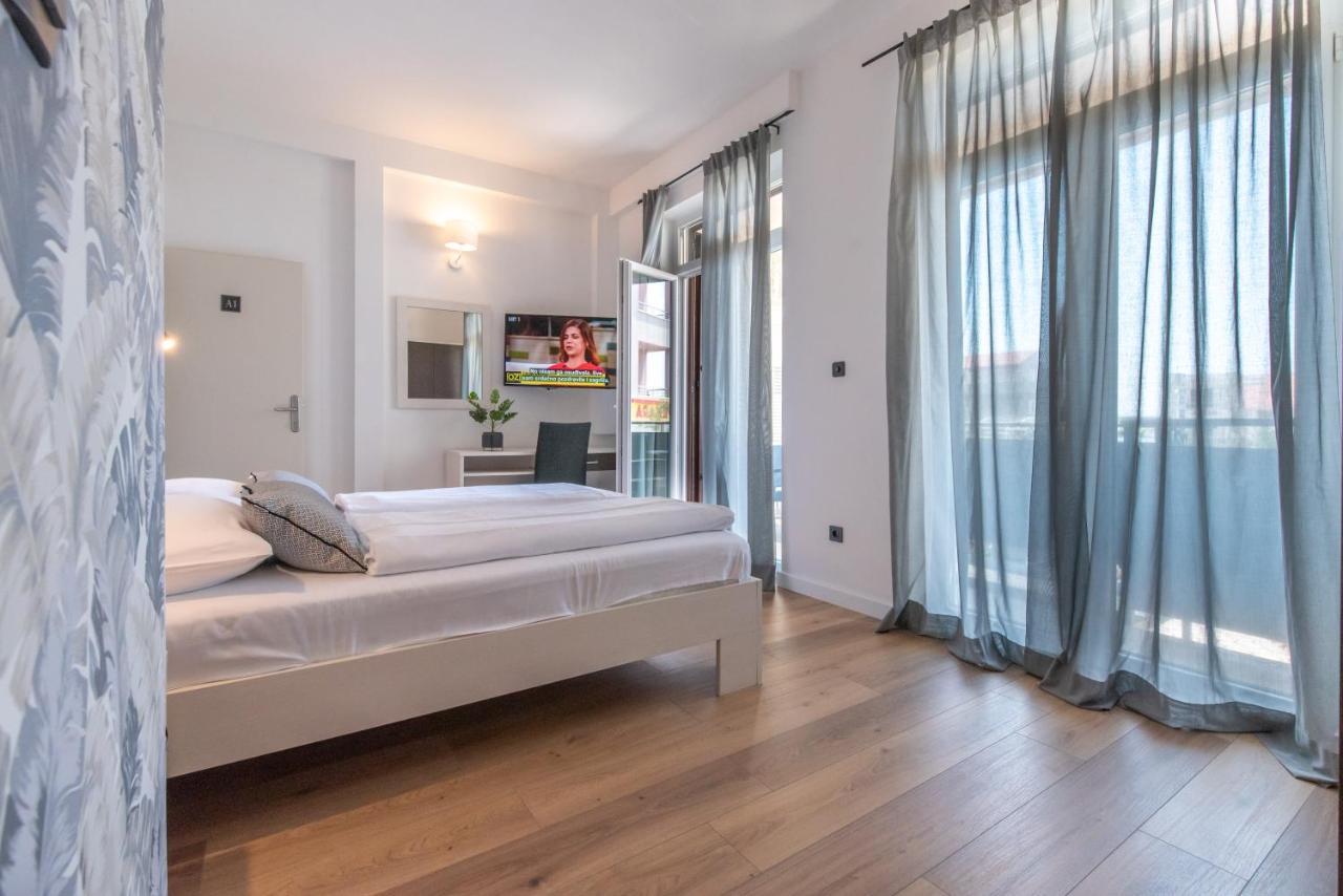 Apartments Amigos Подстрана Екстер'єр фото