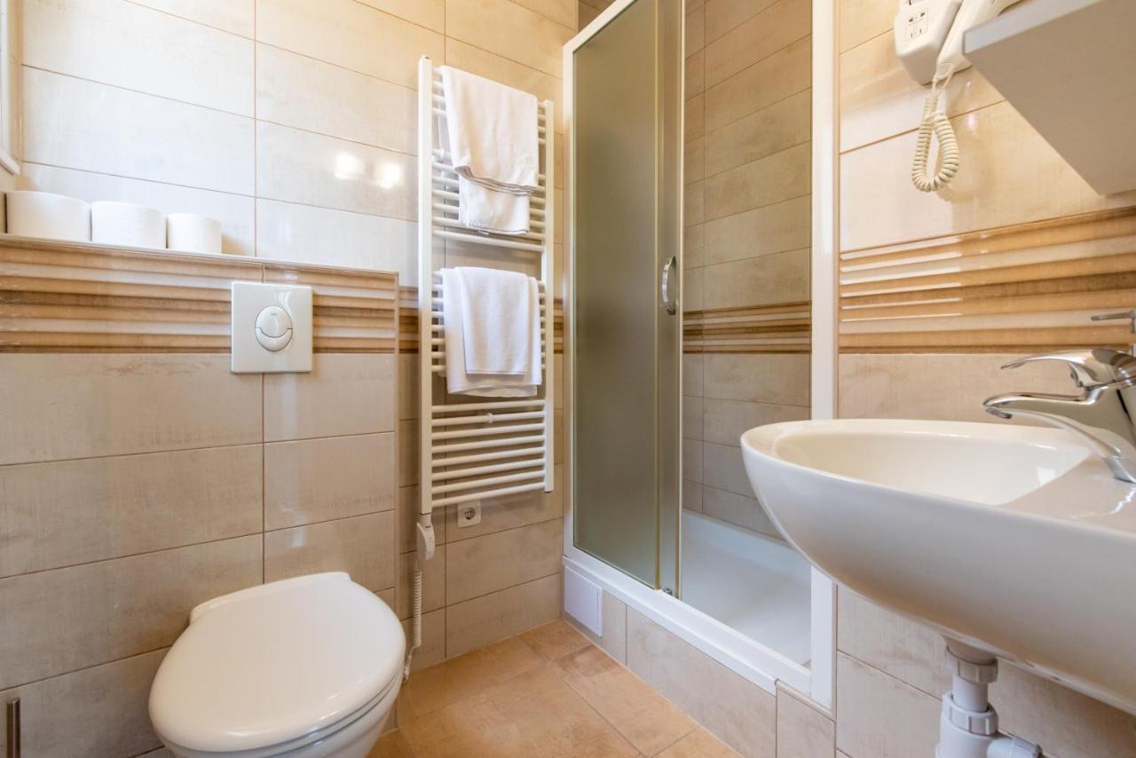Apartments Amigos Подстрана Екстер'єр фото