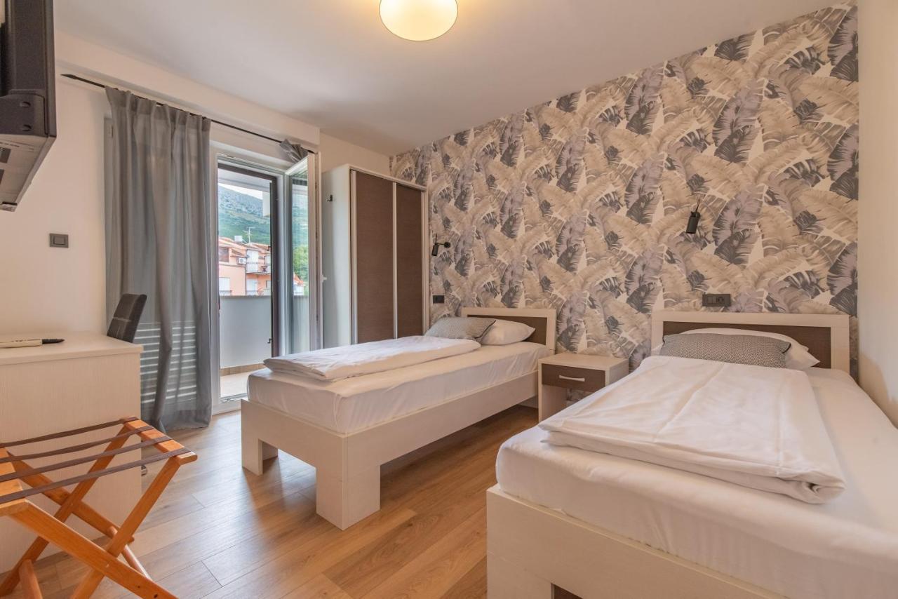Apartments Amigos Подстрана Екстер'єр фото