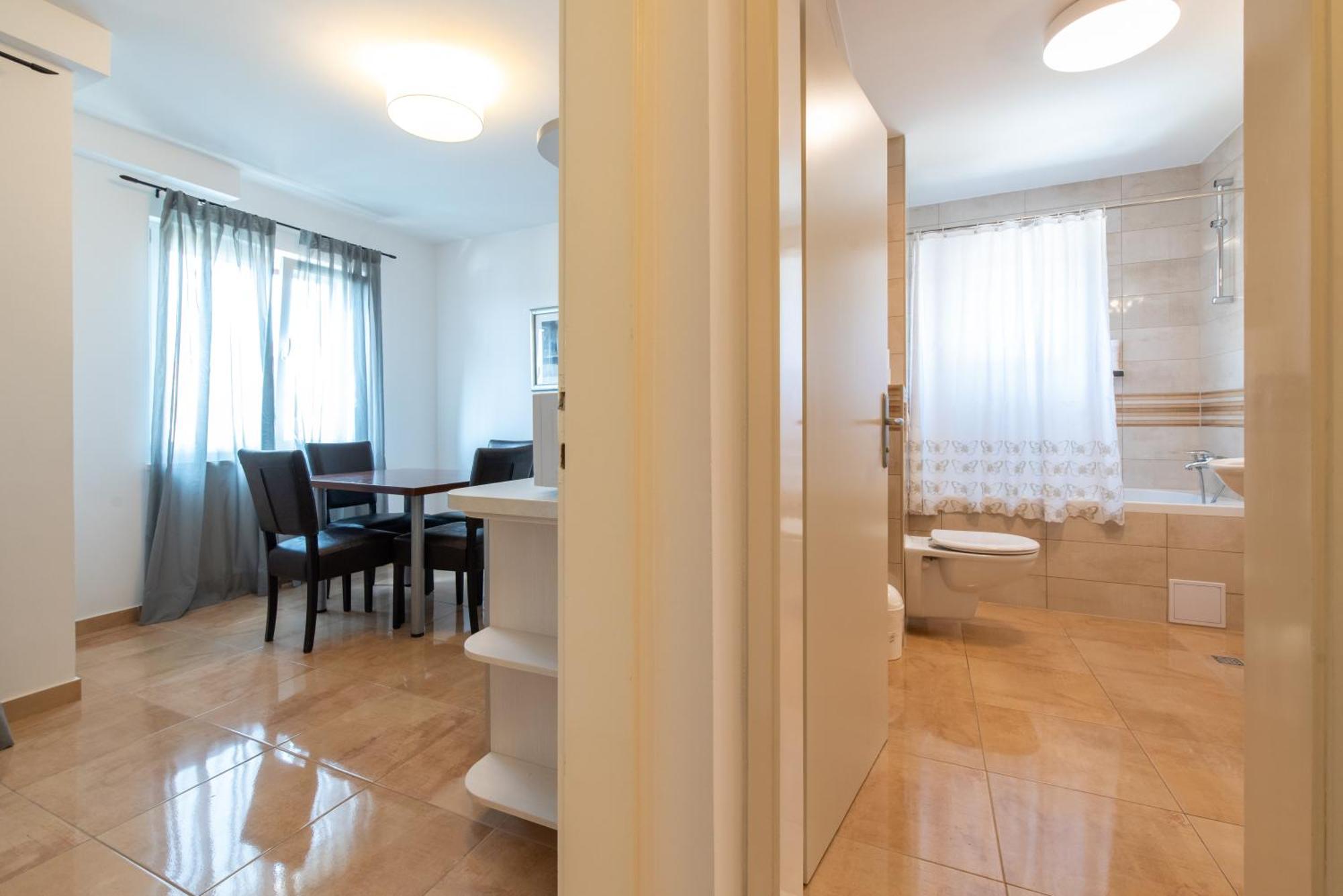 Apartments Amigos Подстрана Екстер'єр фото