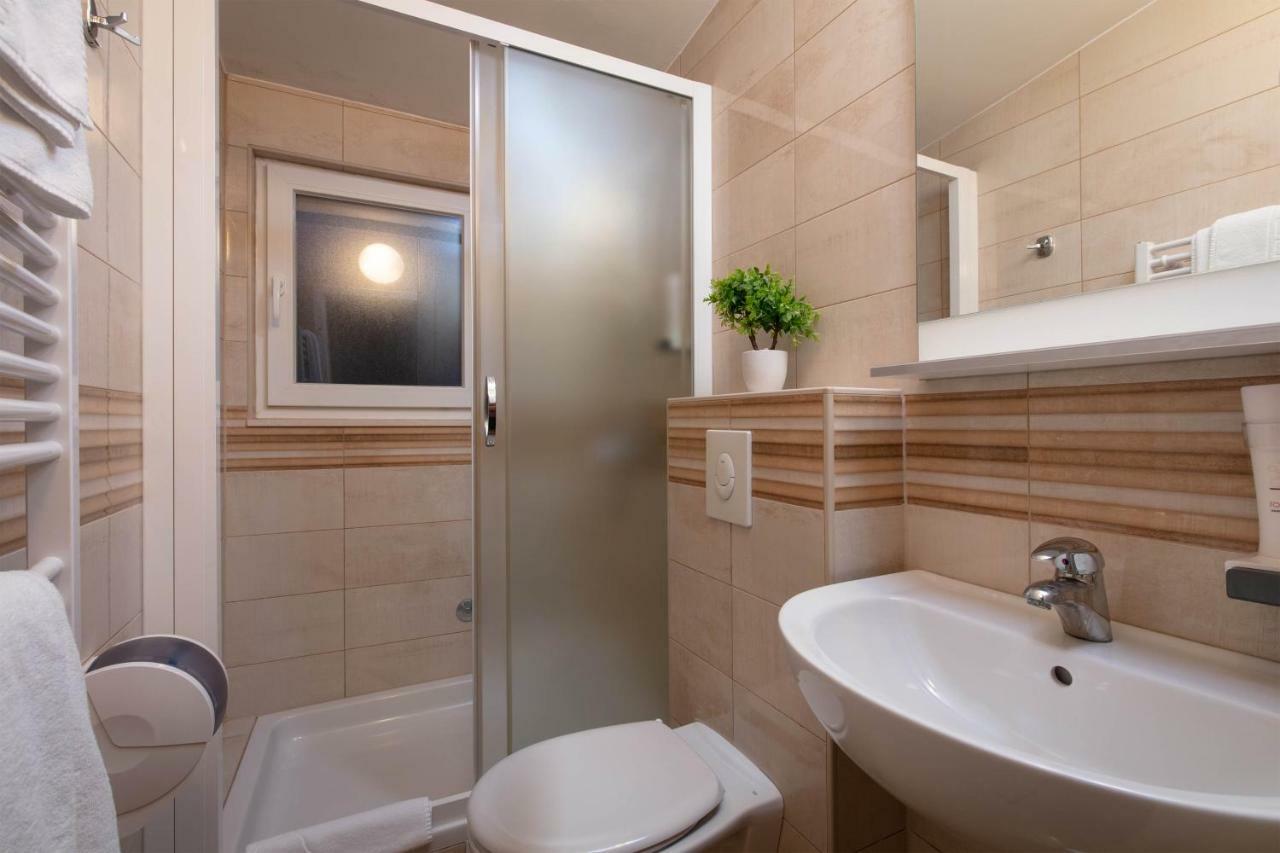 Apartments Amigos Подстрана Екстер'єр фото